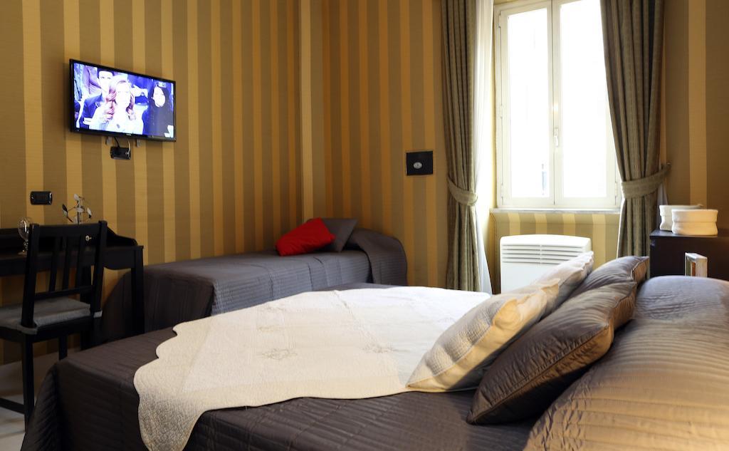 Caracciolo Guest House โรม ห้อง รูปภาพ