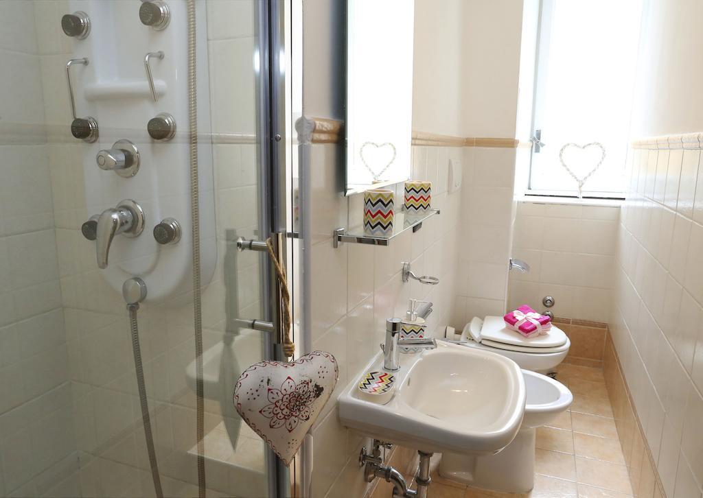 Caracciolo Guest House โรม ห้อง รูปภาพ