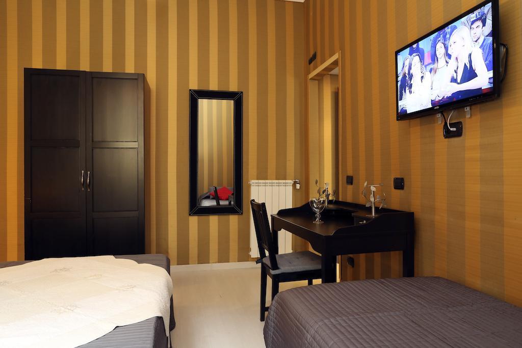 Caracciolo Guest House โรม ห้อง รูปภาพ