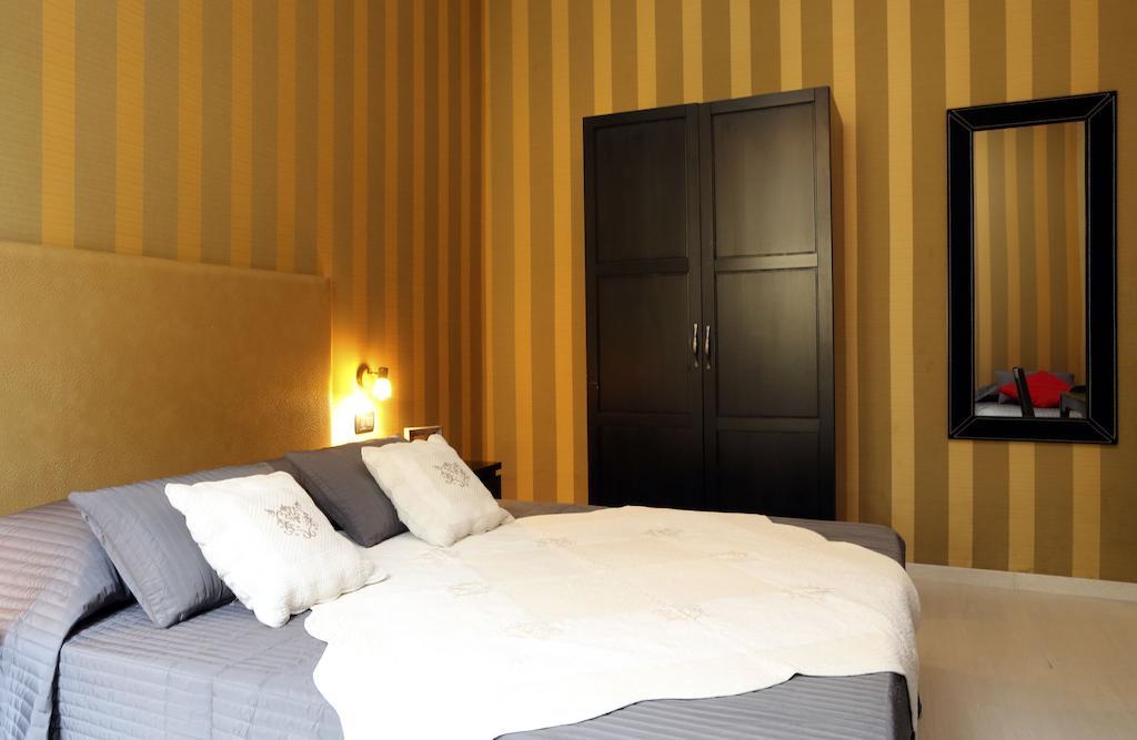 Caracciolo Guest House โรม ห้อง รูปภาพ