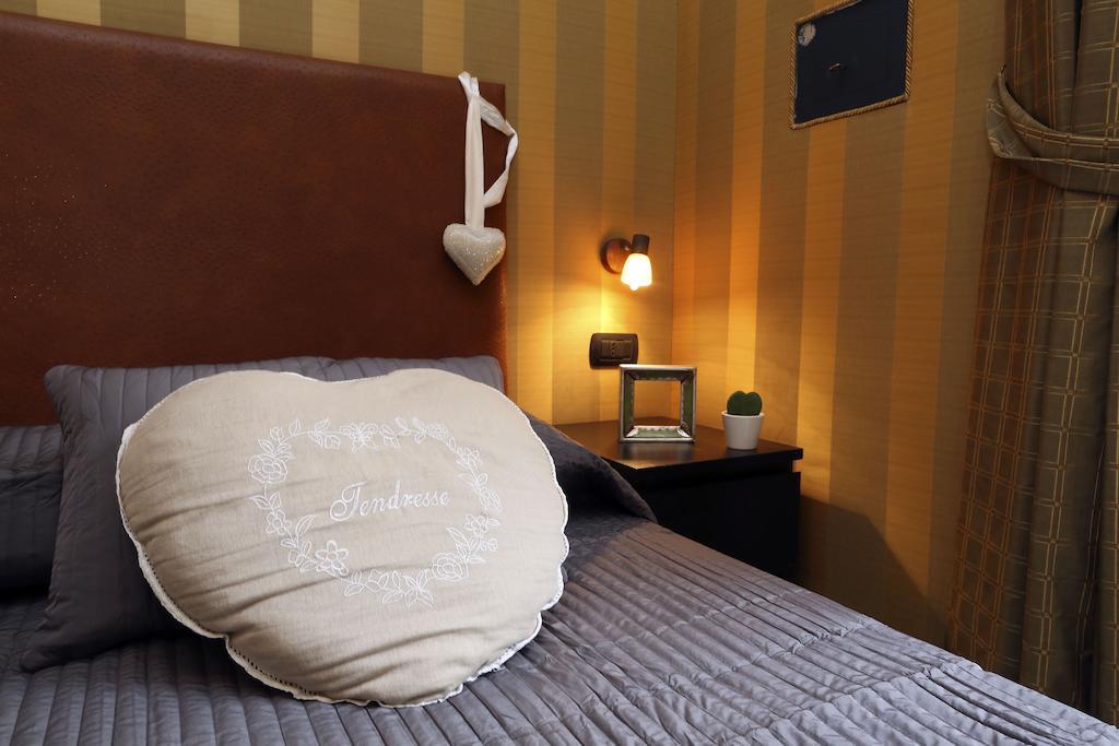 Caracciolo Guest House โรม ห้อง รูปภาพ