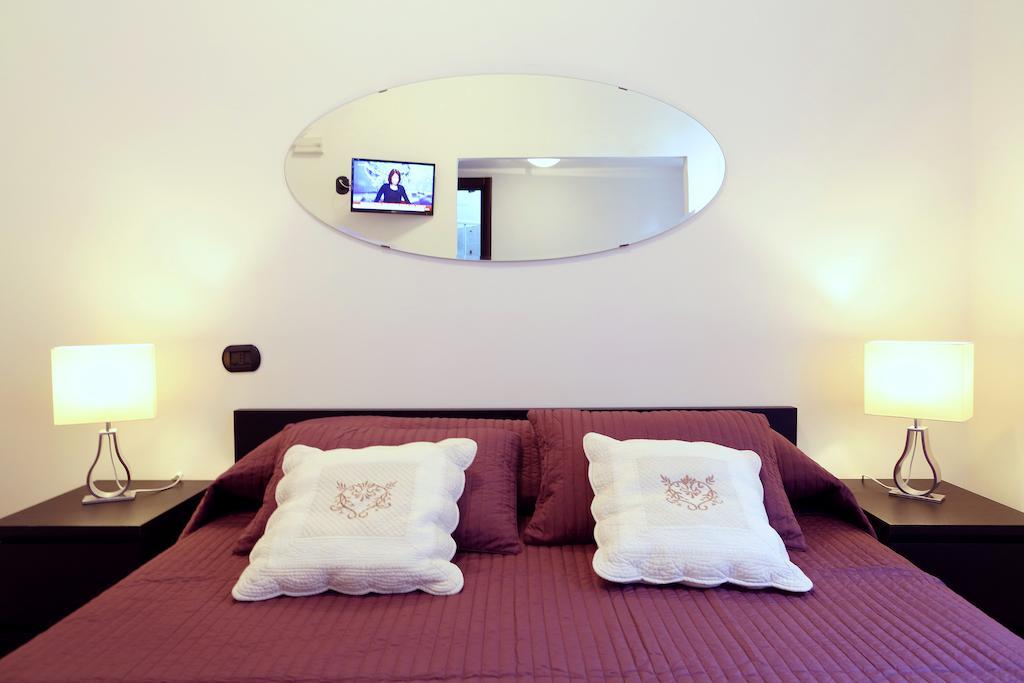Caracciolo Guest House โรม ห้อง รูปภาพ