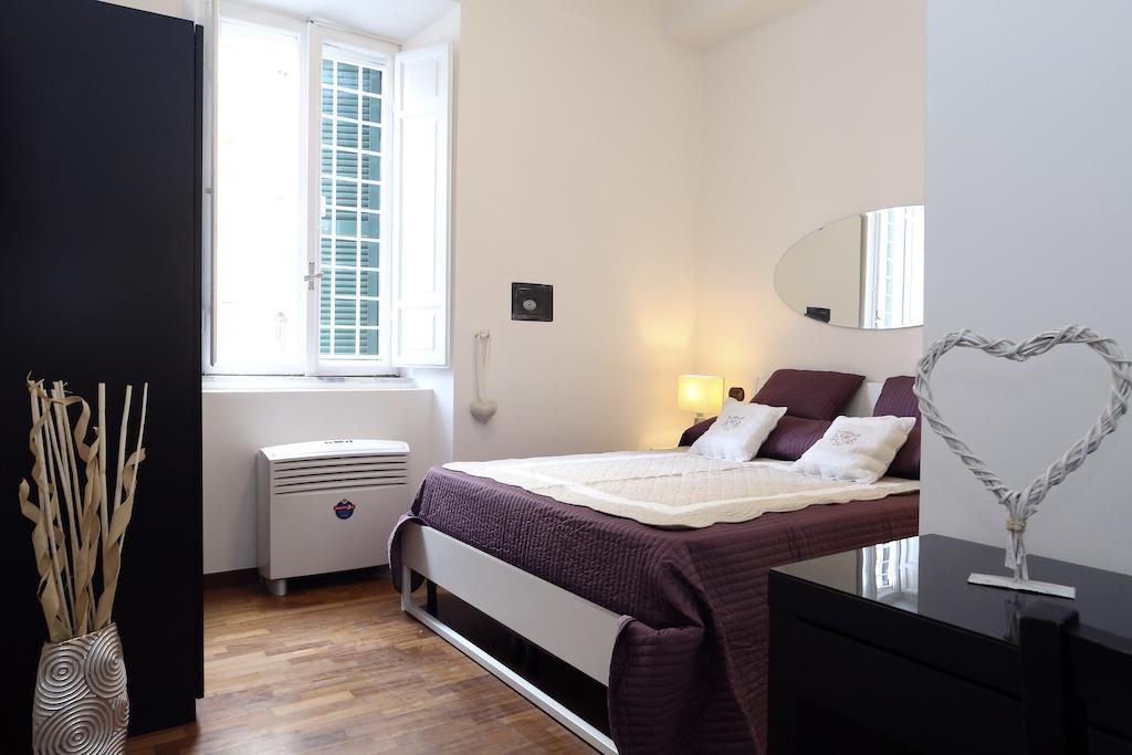 Caracciolo Guest House โรม ห้อง รูปภาพ